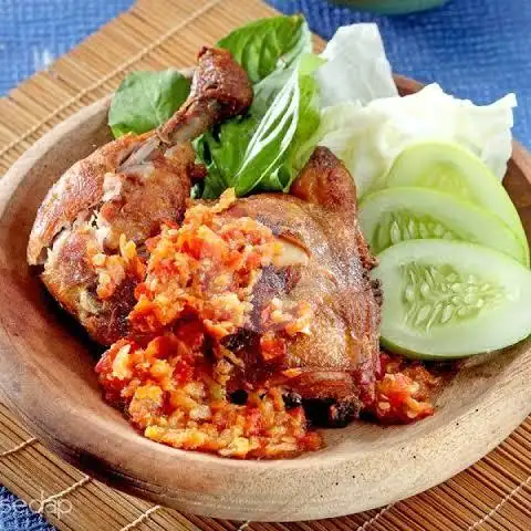 Gambar Makanan Ayam Kremes Bu Mona, Kerobokan 6