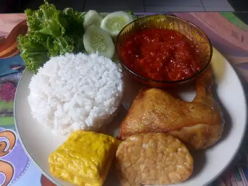 Pecel Ayam/Pecel Lele Gg.Saneng