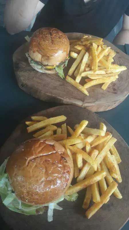 Burly's Burger'nin yemek ve ambiyans fotoğrafları 11