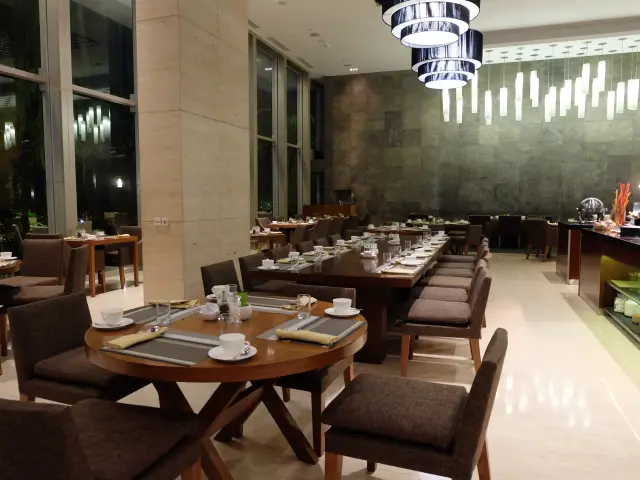 Gambar Makanan PurnawarmanRestaurant-HiltonBandung 9