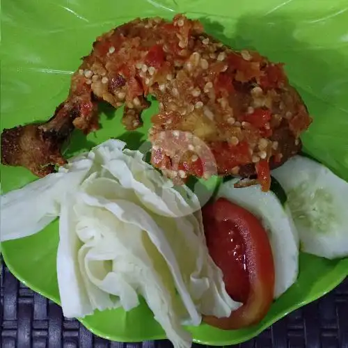 Gambar Makanan Ayam Panggang Bumbu Merah & Nasi Rawon Chen-Chen, Tukad Balian 9