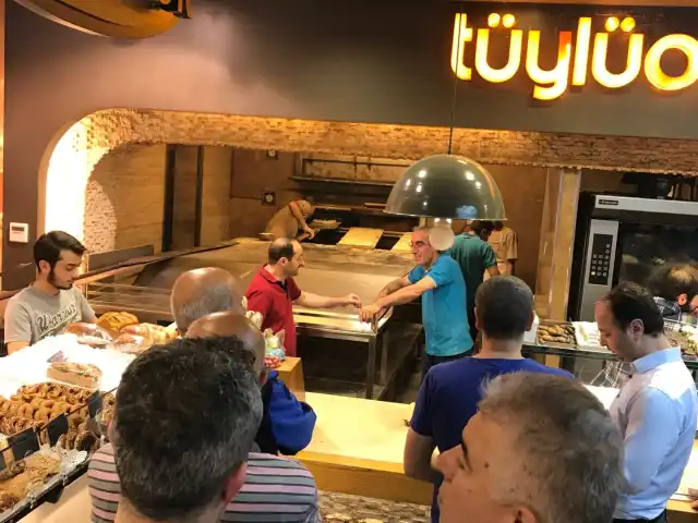 Tüylüoğlu Kardeşler Ekmek &  Pasta'nin yemek ve ambiyans fotoğrafları 11