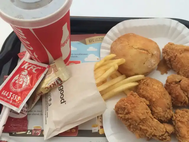 KFC'nin yemek ve ambiyans fotoğrafları 19