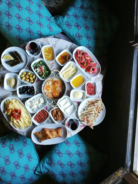 Altınköy Katırcılar Konağı'nin yemek ve ambiyans fotoğrafları 3