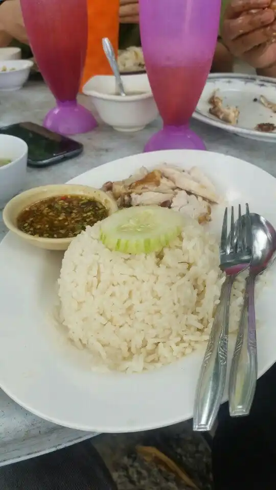 Nasi Ayam Bawah Pokok Mawar Food Photo 8