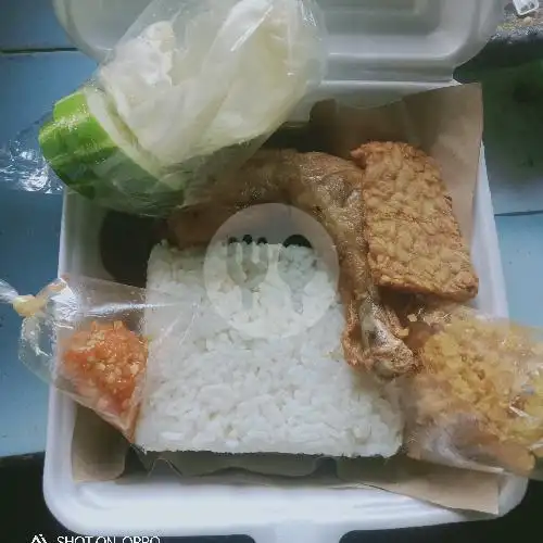 Gambar Makanan Ayam Kremes Dhe Wiwik 1