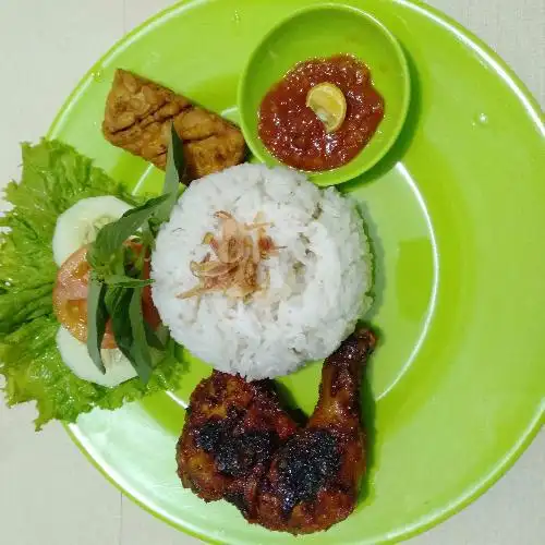 Gambar Makanan Wr. Menantu Ayam Bakar Madu & Ikan Bakar, Denpasar 2