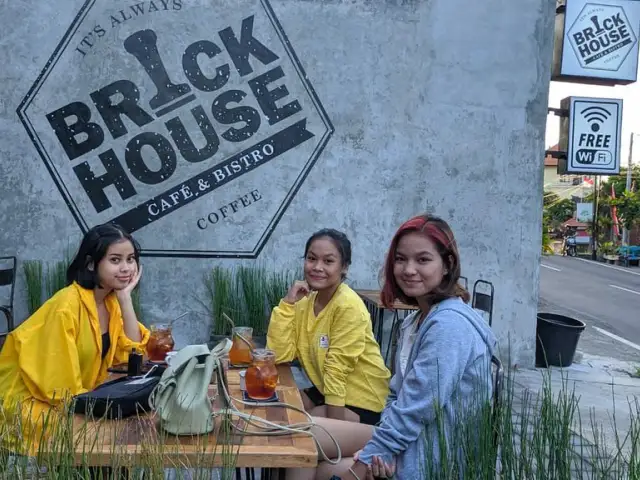 Gambar Makanan Brickhouse Cafe & Bistro 5
