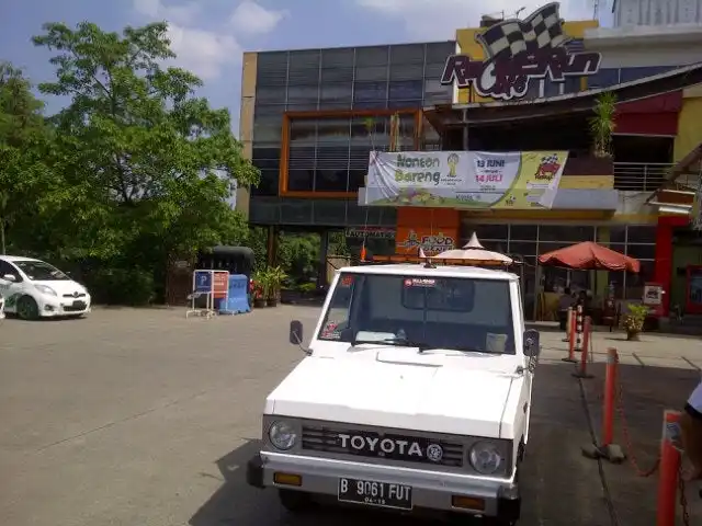 Gambar Makanan R2R (Race 2 Run) Resto & Cafe 2