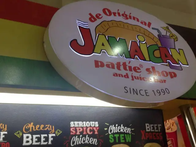 de Original Jamaican Pattie Shop and Juice Bar Food Photo 19
