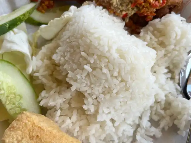 Ayam Gepuk Pak Gembus- Taman Lagenda Food Photo 2