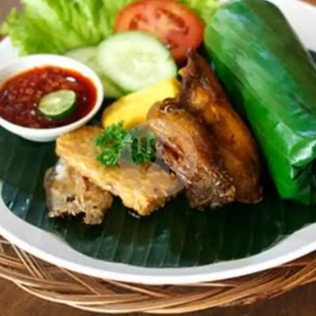 Gambar Makanan RM Ayam Goreng Cianjur, Letjend R Suprapto 1