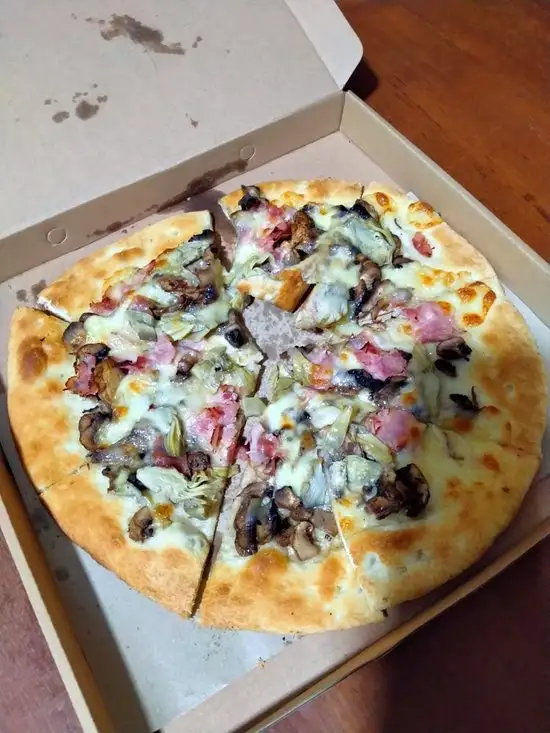 Gambar Makanan Carlo's Pizza Bali 9