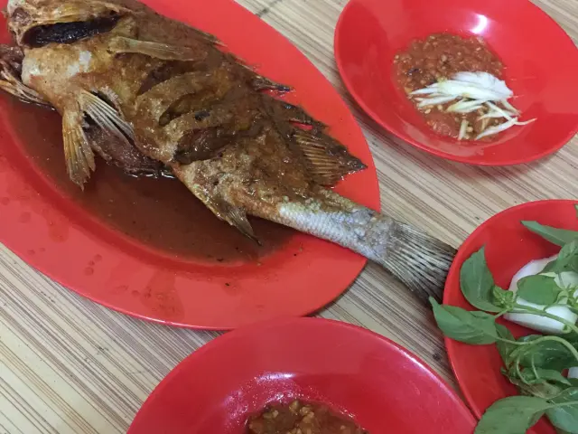 Gambar Makanan Ikan Bakar Seafood Genteng Besar 12