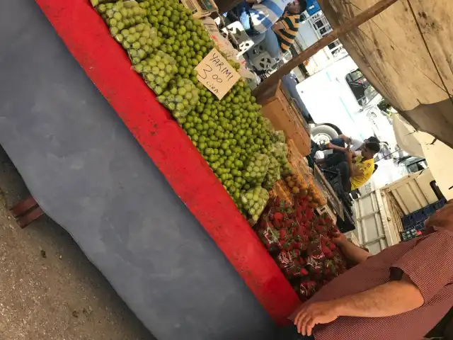 Ulubatli Hasan Mah. Semt Pazari'nin yemek ve ambiyans fotoğrafları 2