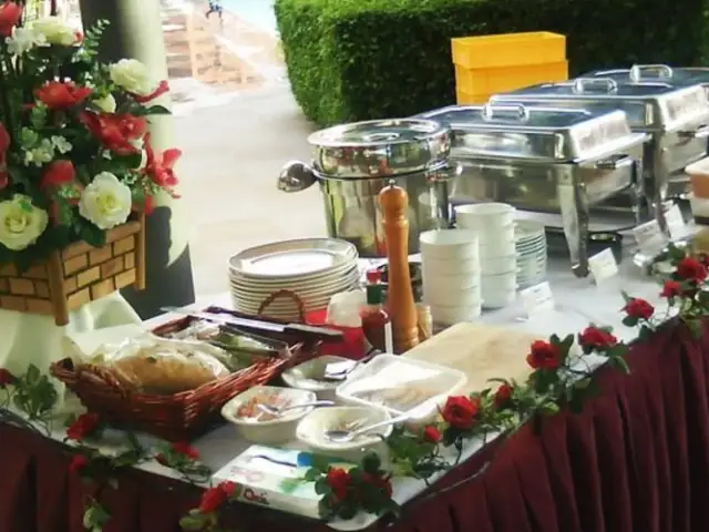 Lynn’s Catering Food Photo 2