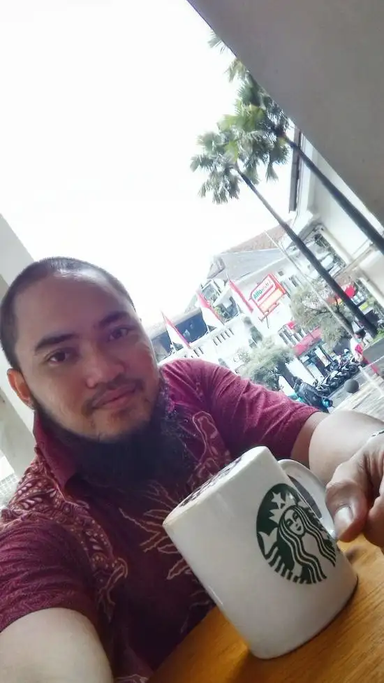 Gambar Makanan Starbucks Braga 12