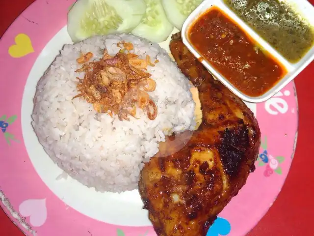 Gambar Makanan Ayam Bakar dan Nasi Uduk Klangenan Ibu Maryati, Green Garden 2