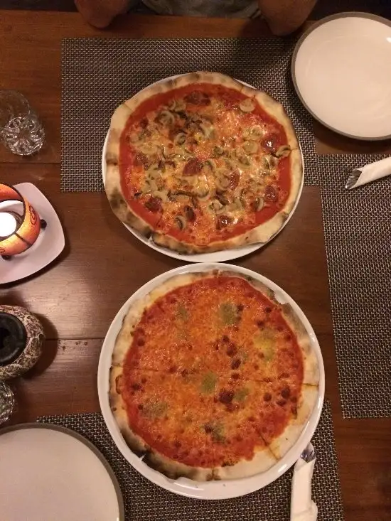 Gambar Makanan Oasi Italian Pizza & Bungalows 18