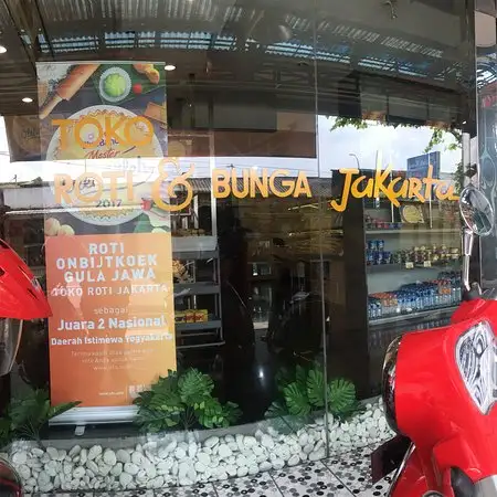 Gambar Makanan Toko Roti Jakarta 8