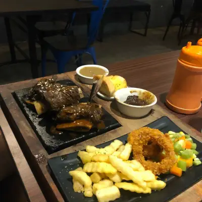 Dunia Steak