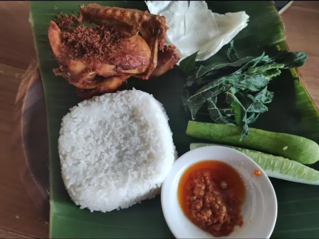 Gambar Makanan AyamGorengGajahMungkur 7