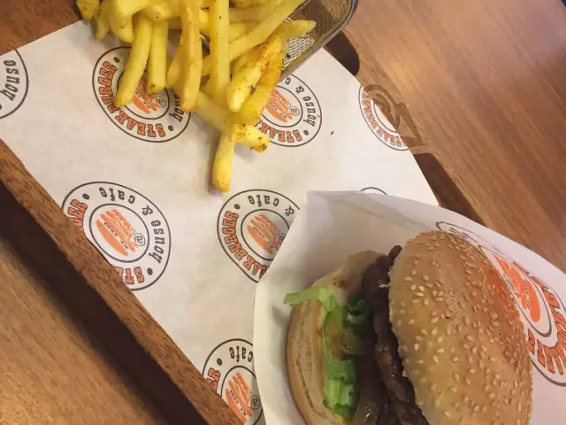 Et Yedi Steak Burger & Cafe'nin yemek ve ambiyans fotoğrafları 11