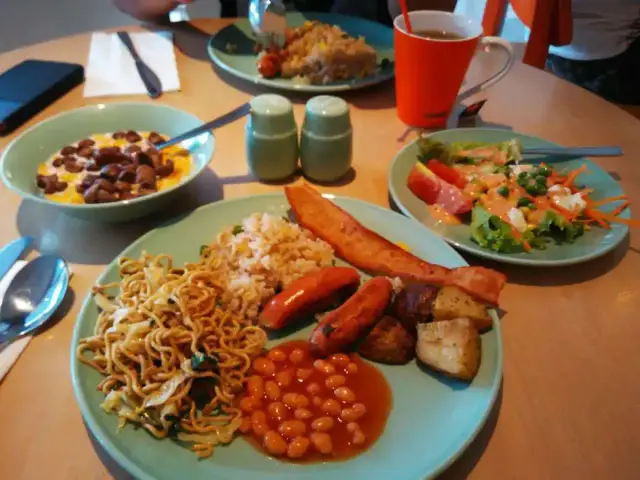 Gambar Makanan Harris Cafe - Harris Hotel 11