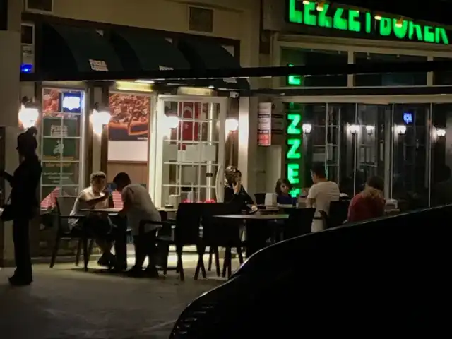 Lezzet Börek & Cafe'nin yemek ve ambiyans fotoğrafları 2