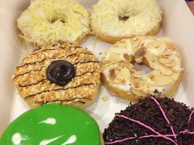 Big Apple Donuts & Coffee Food Photo 5