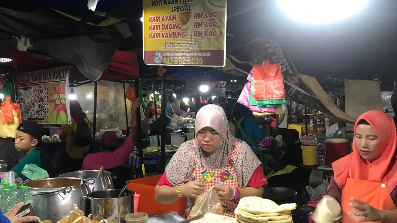 Pasar Malam Pak Tuyu