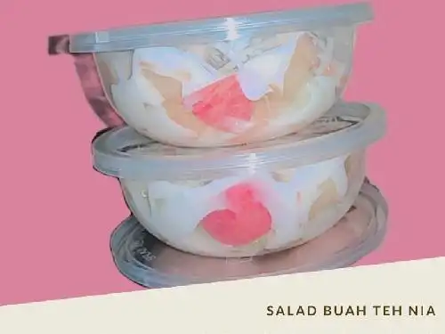 Salad Buah Teh Nia, Belakang Chandra Karang