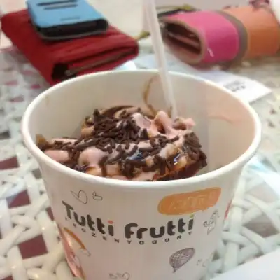 Tutti Frutti Frozen Yogurt