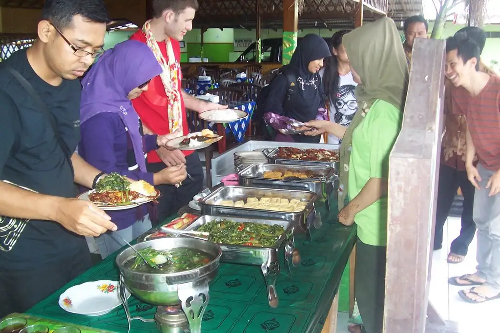 Warung Makan Muslim Madina