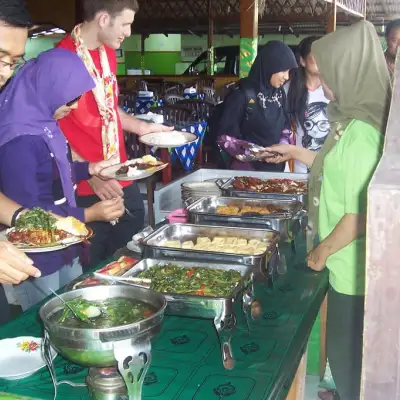 Warung Makan Muslim Madina