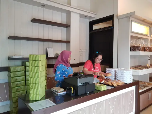 Gambar Makanan Zaitun Bakery 2