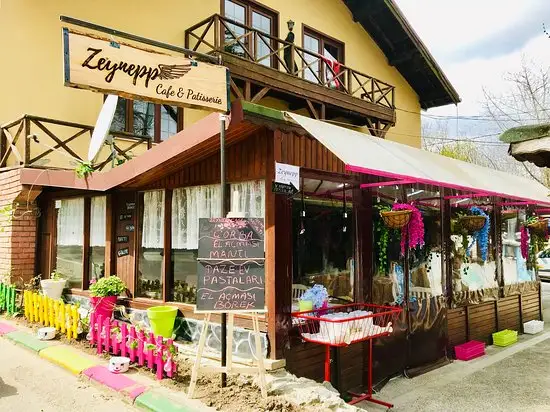 Zeynepp Cafe & Patisserie'nin yemek ve ambiyans fotoğrafları 1