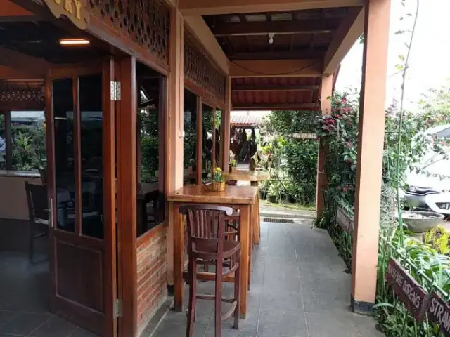 Gambar Makanan Cafe Kebun Begonia Glory 4