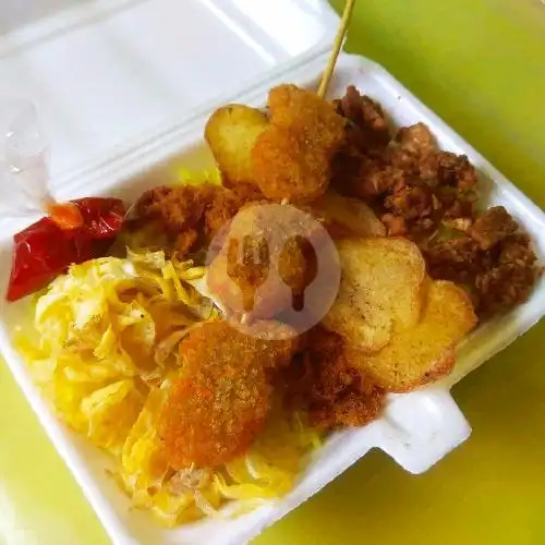 Gambar Makanan Nasi Kuning Nyah Vivi, Pasar Senin 9
