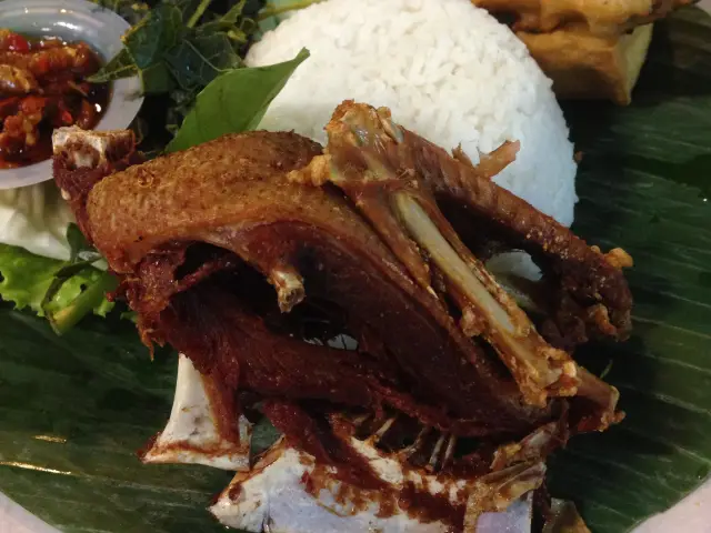 Gambar Makanan Bebek Goreng H. Slamet 5