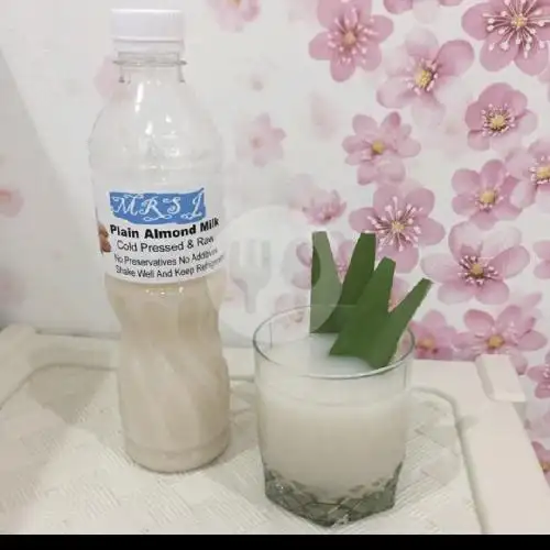 Gambar Makanan Susu Almond Makassar 2