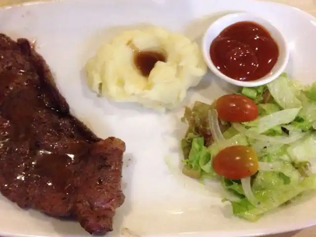 Gambar Makanan Oui Steak & Bistro 15