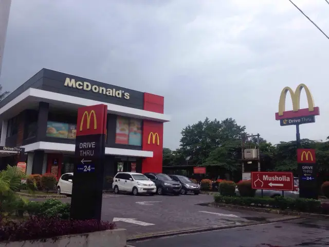 Gambar Makanan McDonald's 8