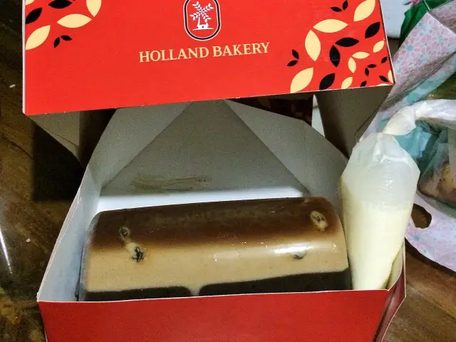 Gambar Makanan Holland Bakery 8