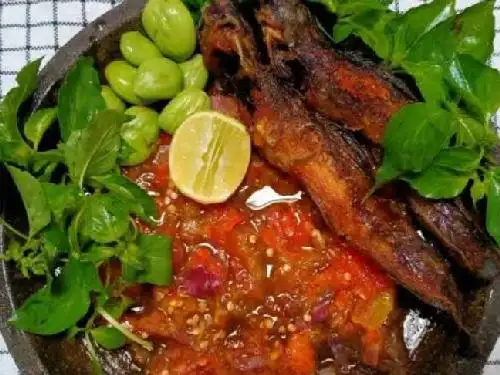 Ayam Goreng Kremas Tanjakan Lestari, Kemayoran