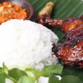 Gambar Makanan Ayam Bakar Madu & Goreng Kremes MAMA IRA, Bekasi Barat 11