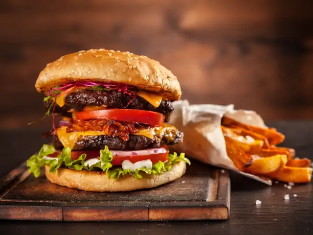 First Class Burger'nin yemek ve ambiyans fotoğrafları 1