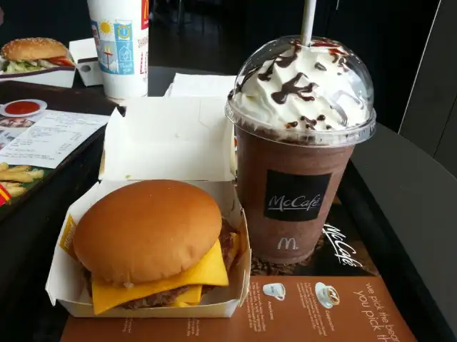 McDonald's & McCafe Food Photo 2