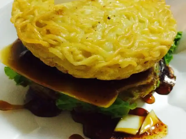 Gambar Makanan Geram Burger Ramen 8