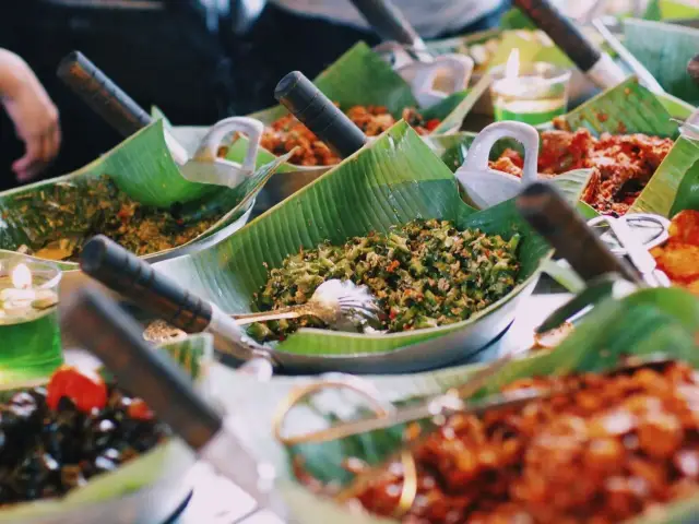 Gambar Makanan Rumah Makan Alas Daun 14